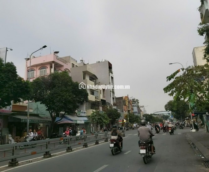 Bán nhà Gò Vấp, xe hơi đỗ cổng, sat mặt tiền Nguyễn Thái Sơn, 42M² x 4 tầng, 5 PN, hơn 5 tỷ